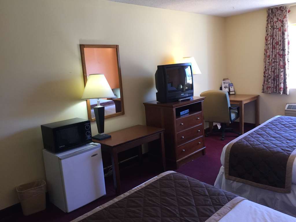 Lake Tree Inn & Suites Marion Habitación foto